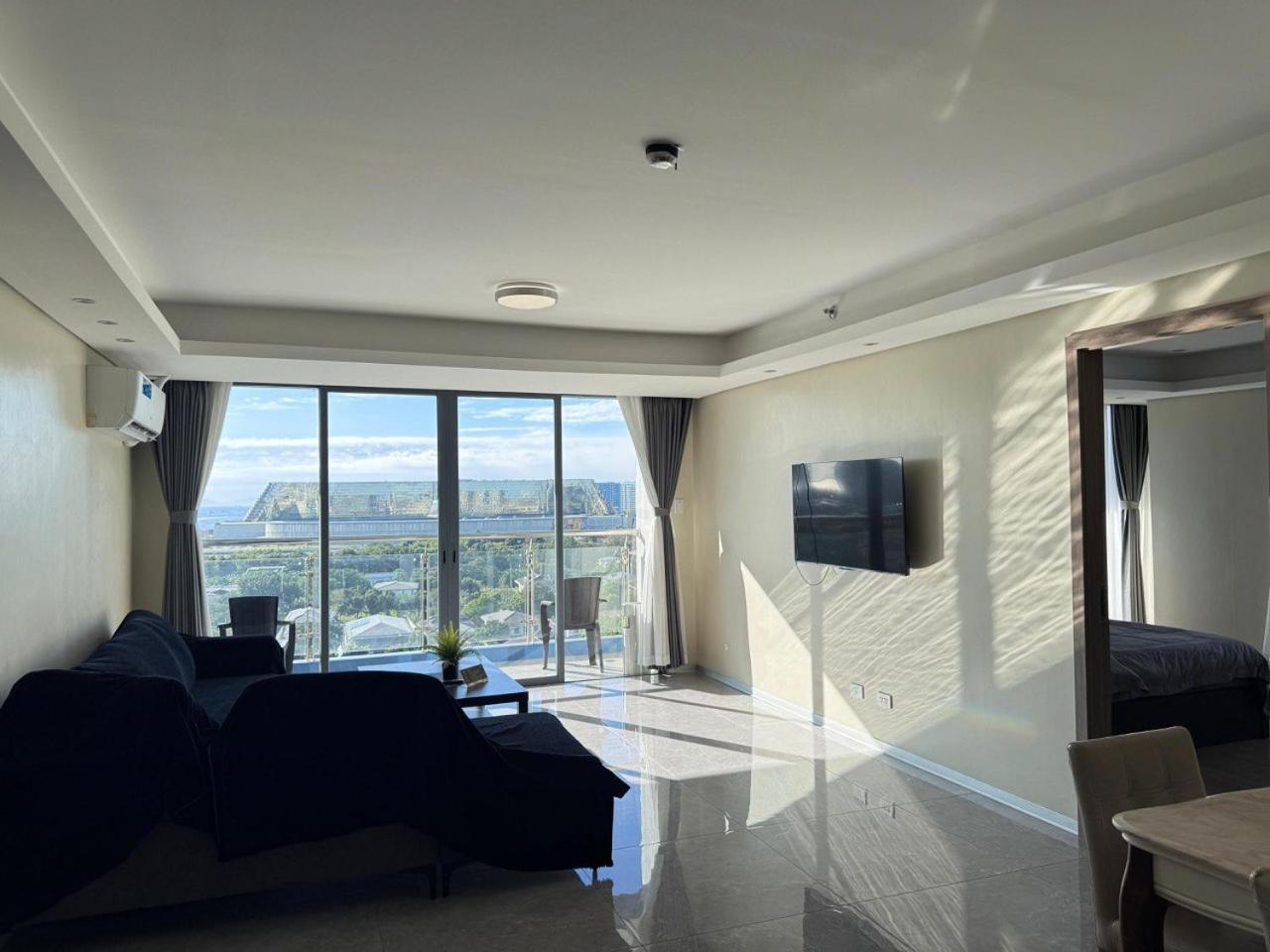 L Condotel Paranaque City Room photo