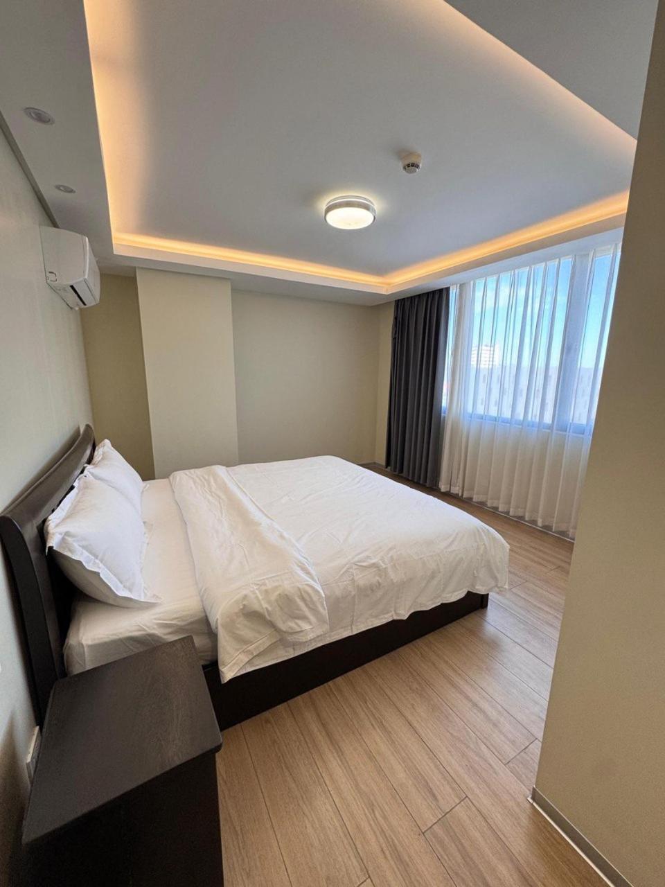 L Condotel Paranaque City Room photo