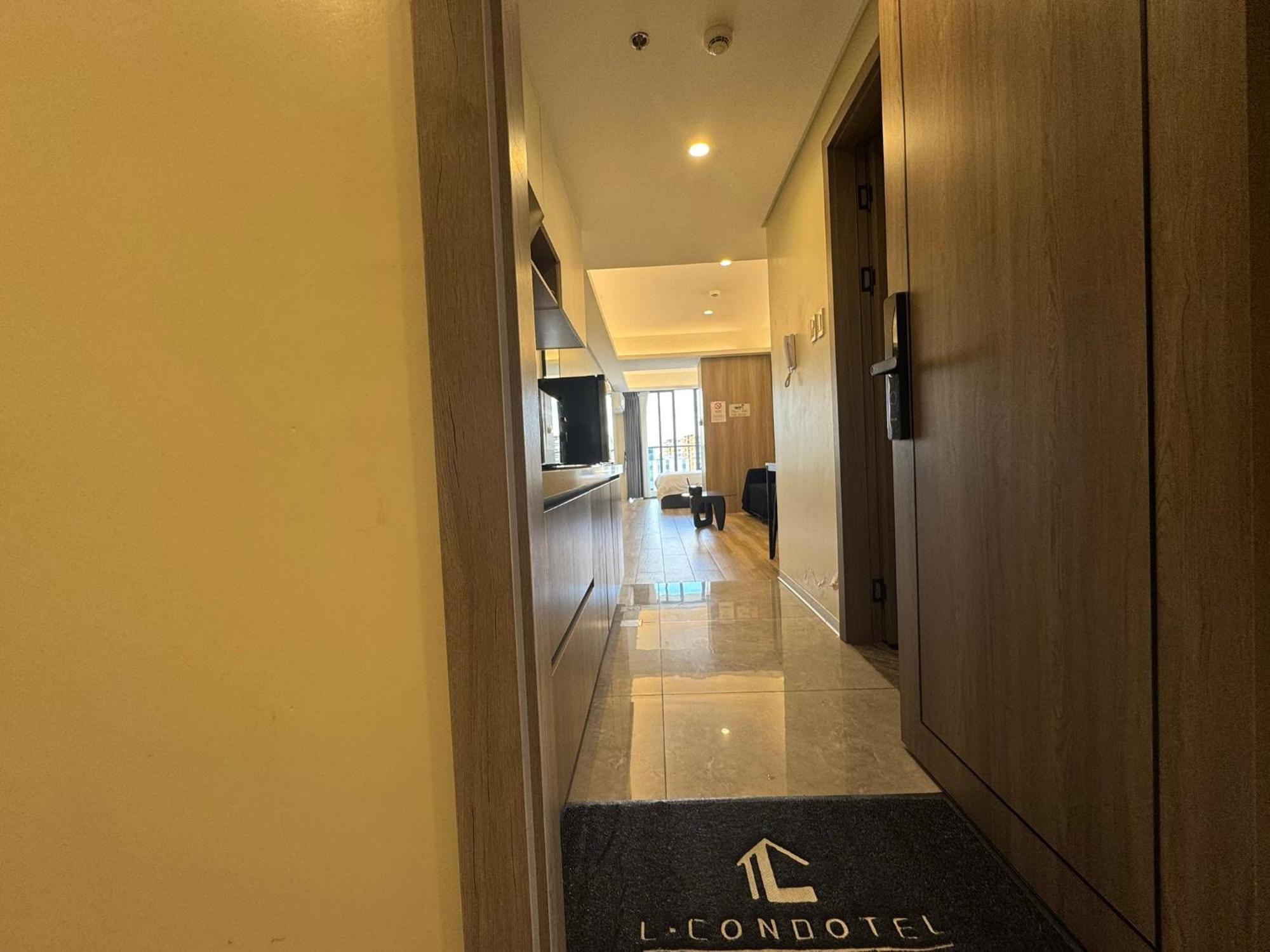 L Condotel Paranaque City Exterior photo